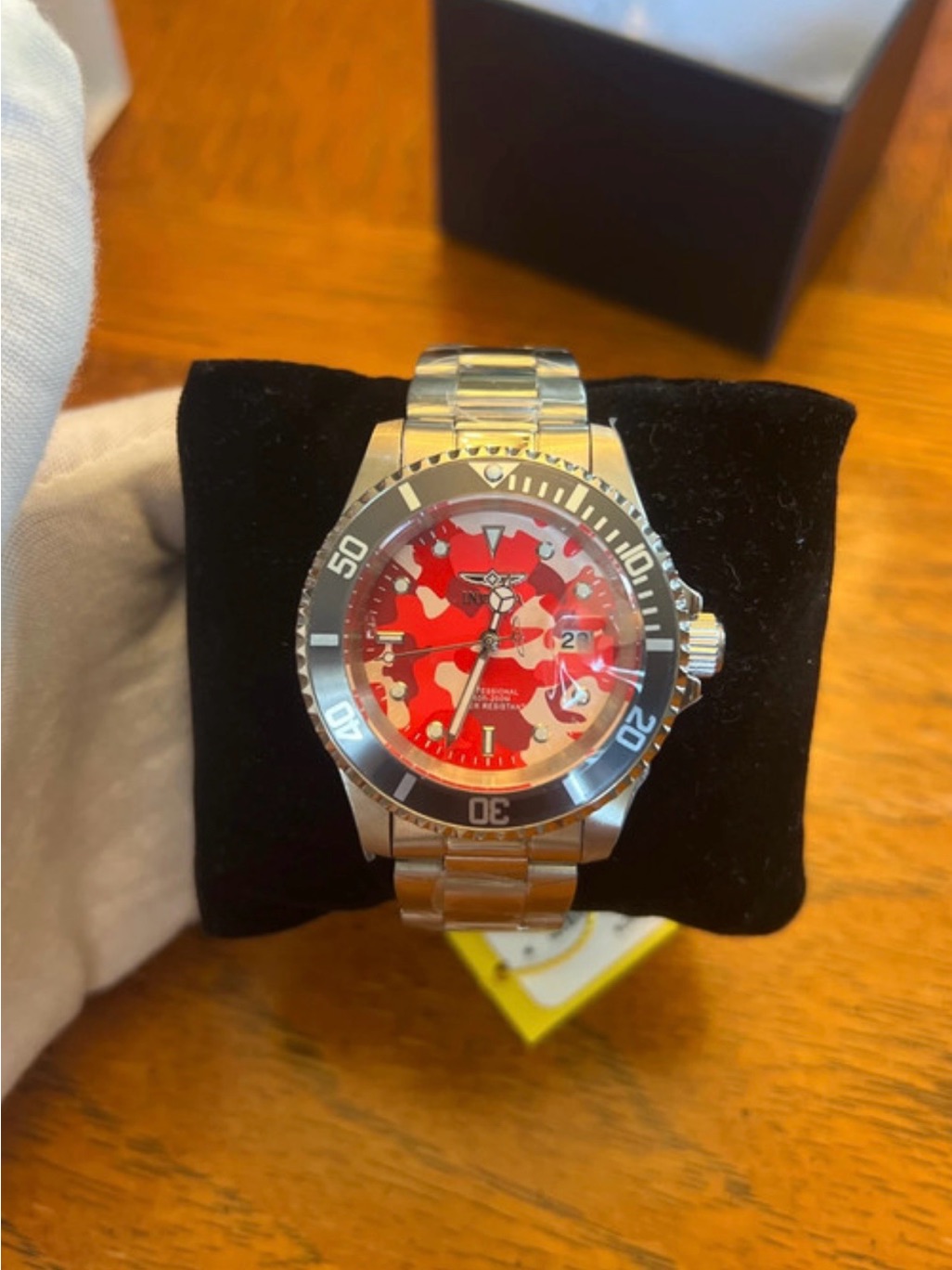 Invicta Pro Diver 48568 40mm Steel Red Camo Dial